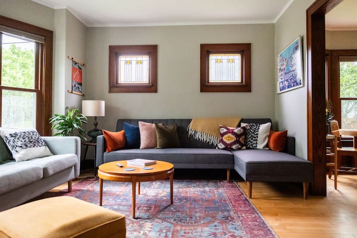The Menlo Guesthouse