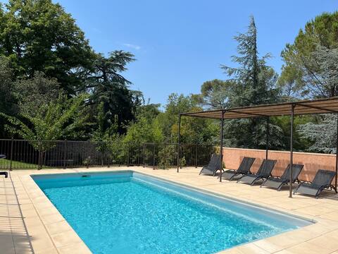 Les Cigales, a green setting in the heart of Nîmes