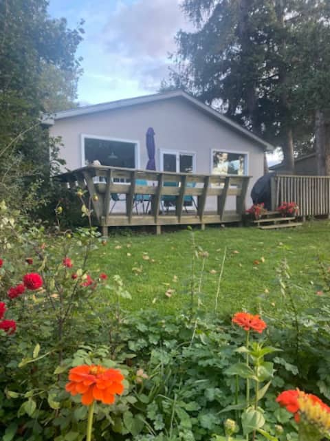 The Spruce Family Cottage -2 Bedrm.