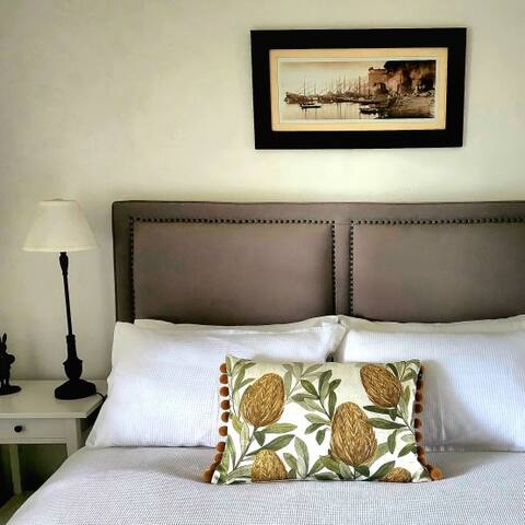 1858 Barossa Accommodation entire farmhouse. gallery image 3