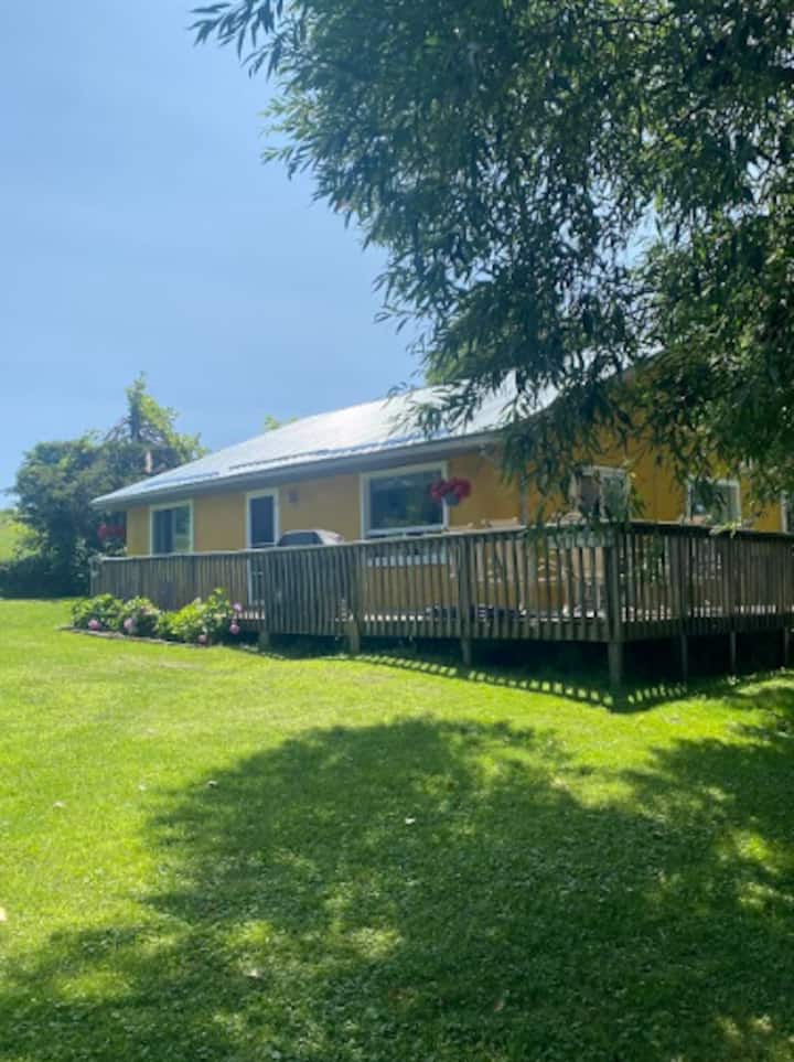 The Willow Cottage - 4 Bedroom - Ontario