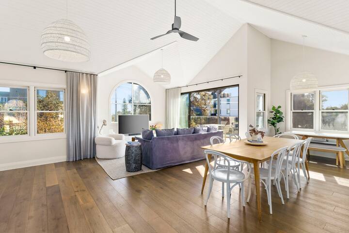 The Multimillion Dollar Elwood Beach House gallery image 2