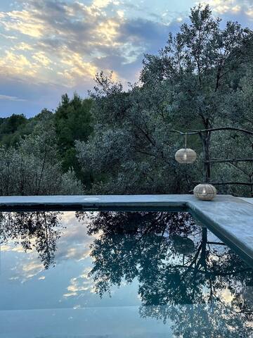 Preciosa casa de piedra, piscina privada y vistas.