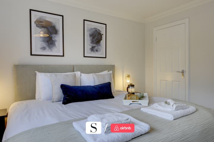 ห้องนอนที่ Silva Short Lets & Serviced Accommodation