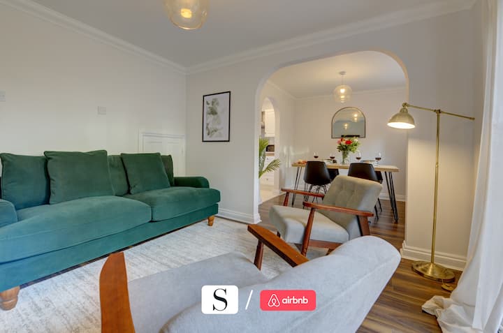 เลานจ์และร้านอาหารที่ Silva Short Lets & Serviced Accommodation