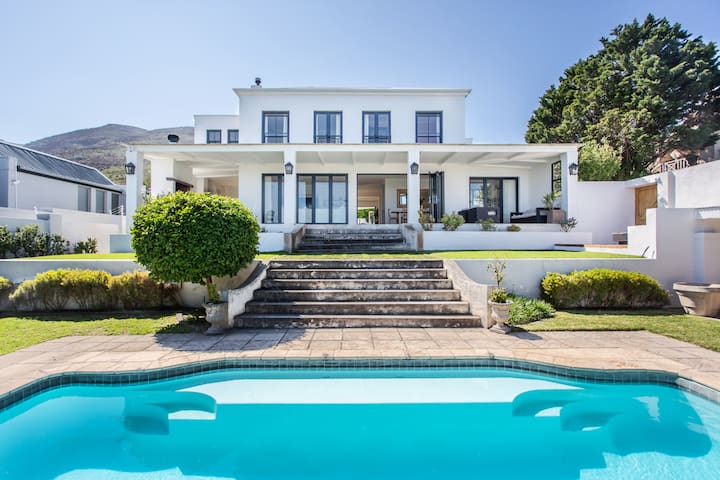 Sunset Villa Noordhoek gallery image 3