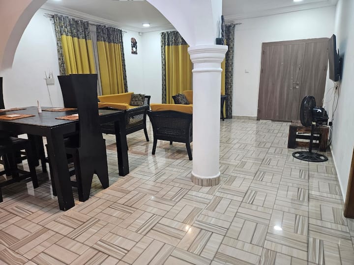 Spacious 5bdr | Pool, 2 Living Rms, Outdoor Lounge - Ghana