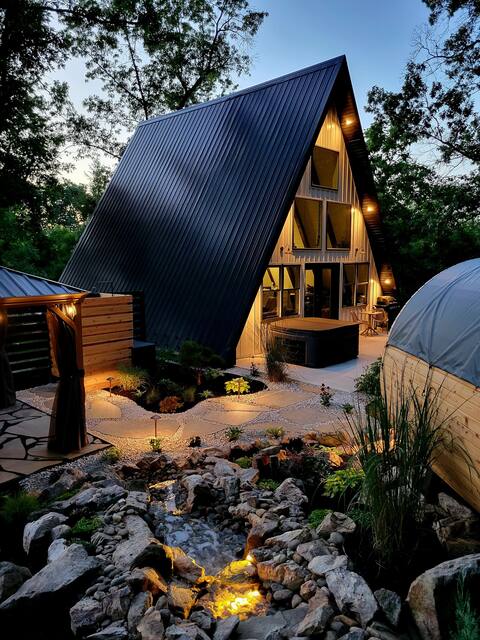 The Frame ~ Charming Nature Escape ~ Hot Tub ~ BBQ
