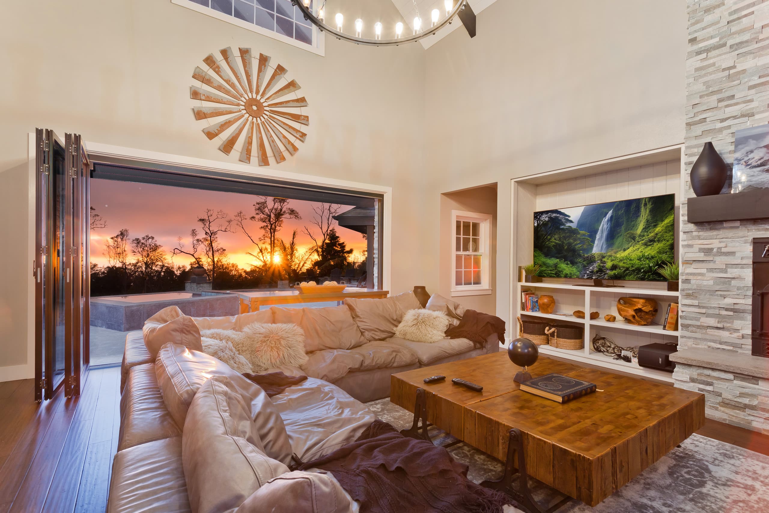 Home in Kailua-Kona · ★5.0 · 5 bedrooms · 10 beds · 5 baths - Image 4