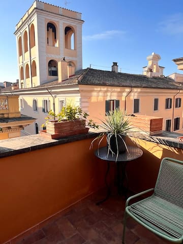 DIECI at Spanish Step – Belsiana Luxury Apartment