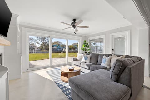 Top performing Airbnb: Waterfront Palm Harbor Retreat w/Dock+Near Beaches in Palm Harbor