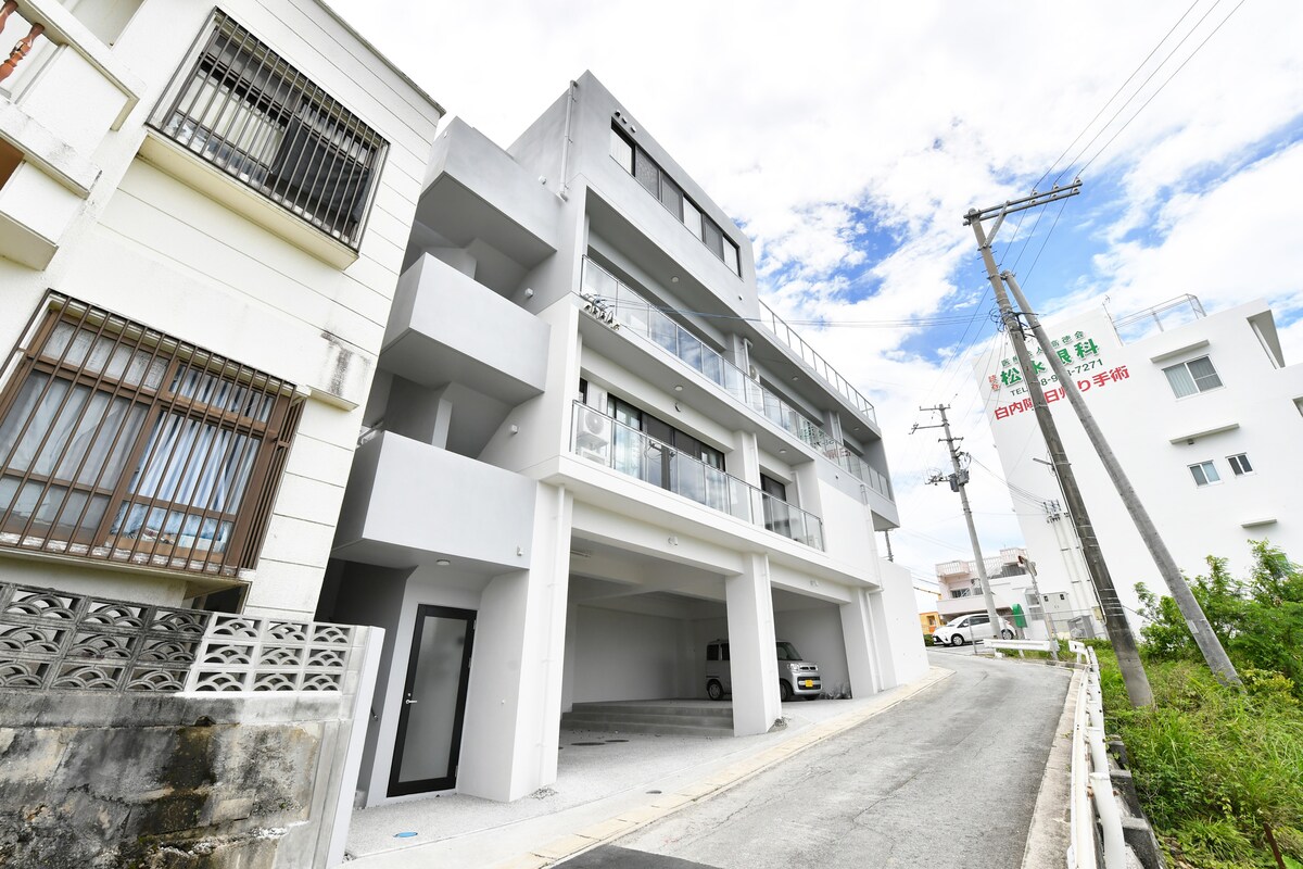 沖縄の一棟貸しの宿 オーシャンビューの絶景を独り占め