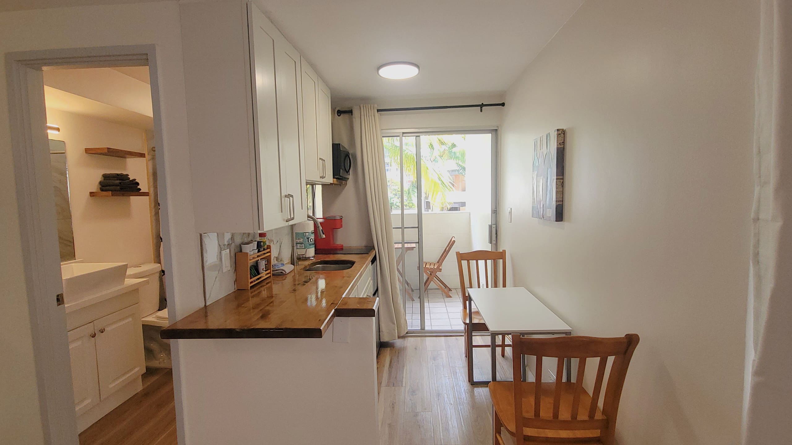 Condo in Honolulu · ★4.81 · Studio · 1 bed · 1 private bath - Image 6