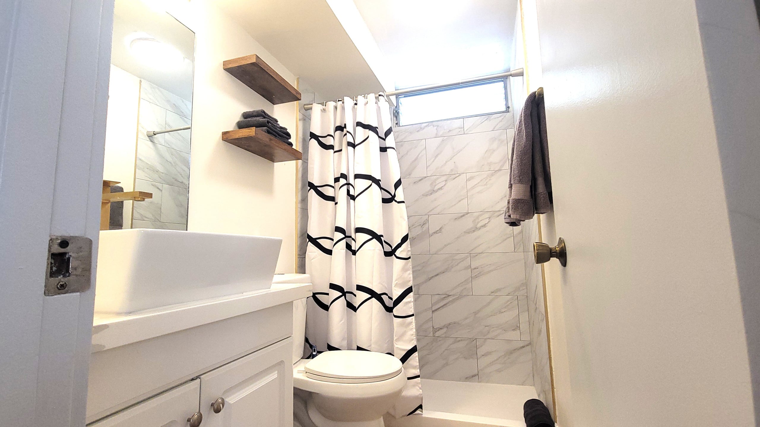 Condo in Honolulu · ★4.81 · Studio · 1 bed · 1 private bath - Image 8