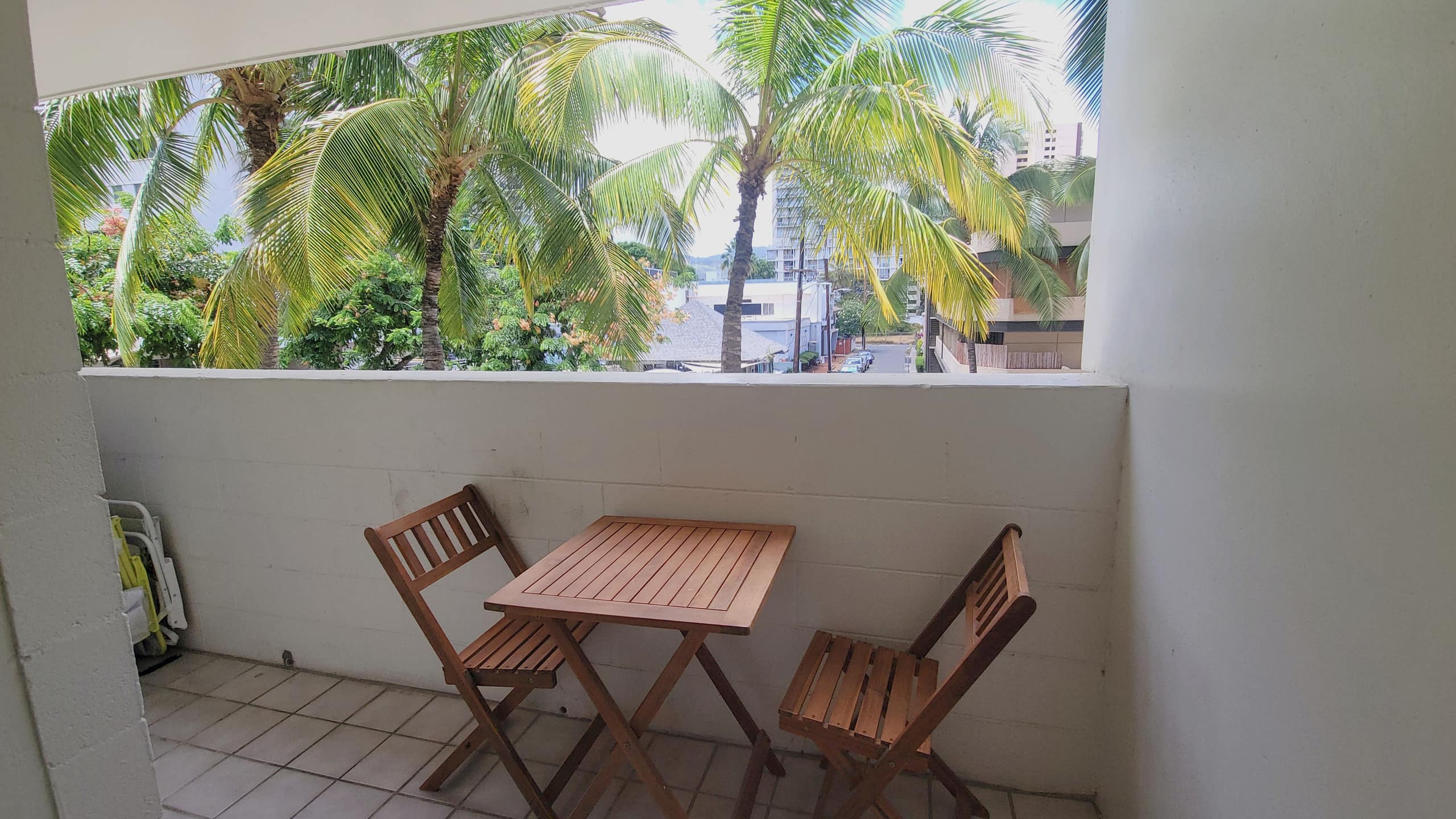 Condo in Honolulu · ★4.81 · Studio · 1 bed · 1 private bath - Image 10
