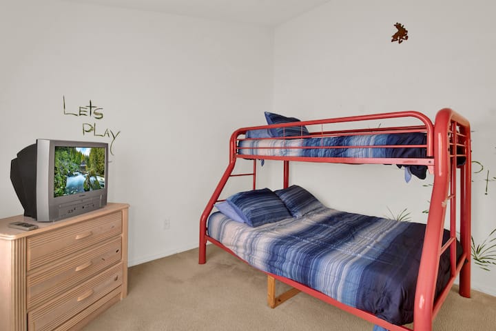 2 Bunk Beds in the Third Bedroom