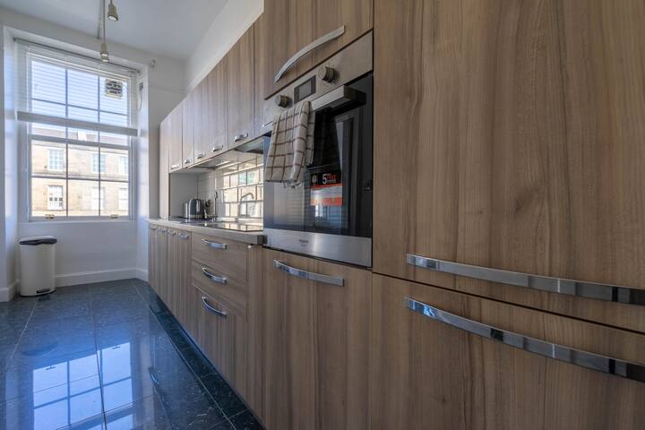 City Centre Apartment Flat on George Street gallery image 3