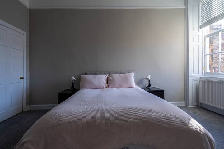 City Centre Apartment Flat on George Street gallery image 2