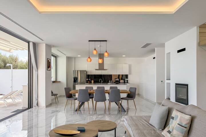 Minimal 4Br Villa with Seaview, Near the Beach gallery image 5