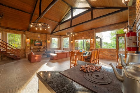 Family Chalet: bathtub, swimming pool, central region.