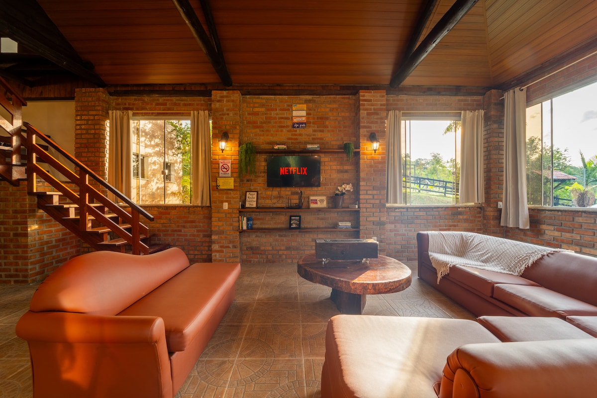 Стая с интернет, голям диван и камина с алкохол 92%. 