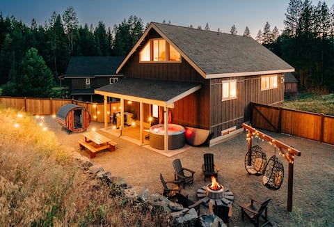 Arcade, Hot Tub, Sauna, Firepit, King Bed & EV!