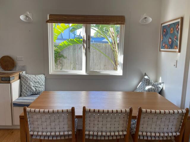 Luxury beach cottage walking distance to the beach gallery image 5