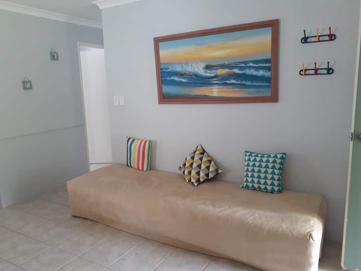 Relax In Moore River - Walk To The Beach - Guilderton