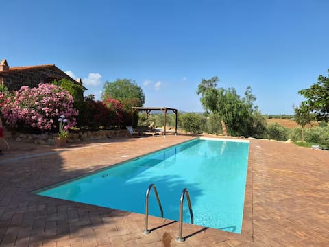 Villa with pool by sea, spas & historic towns