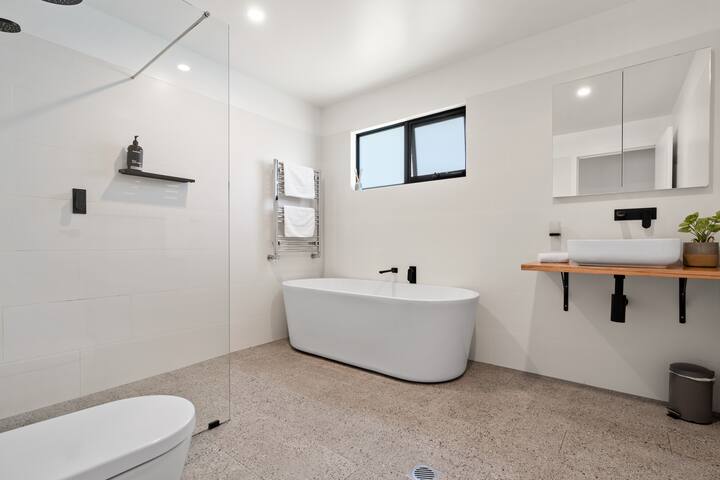 The Derby Lodge ‘Two Bedroom’ Stay option gallery image 4