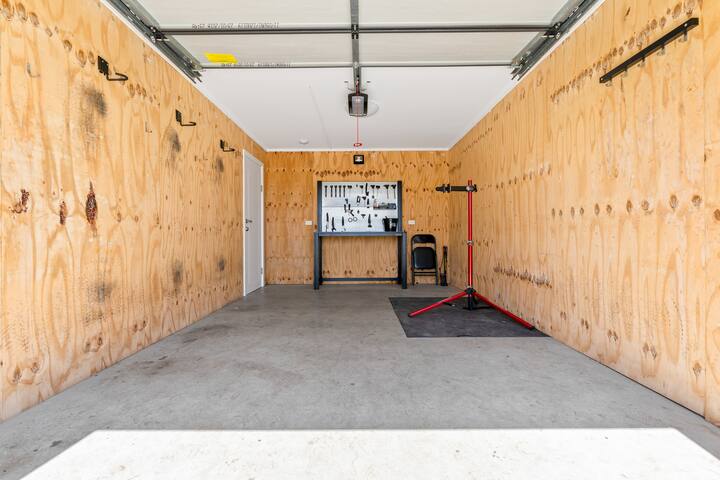 The Derby Lodge ‘Two Bedroom’ Stay option gallery image 5