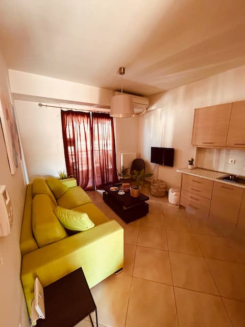 Top Airbnb: Central & Comfortable, with Acropolis view in ΣΤΕΡΝΑ
