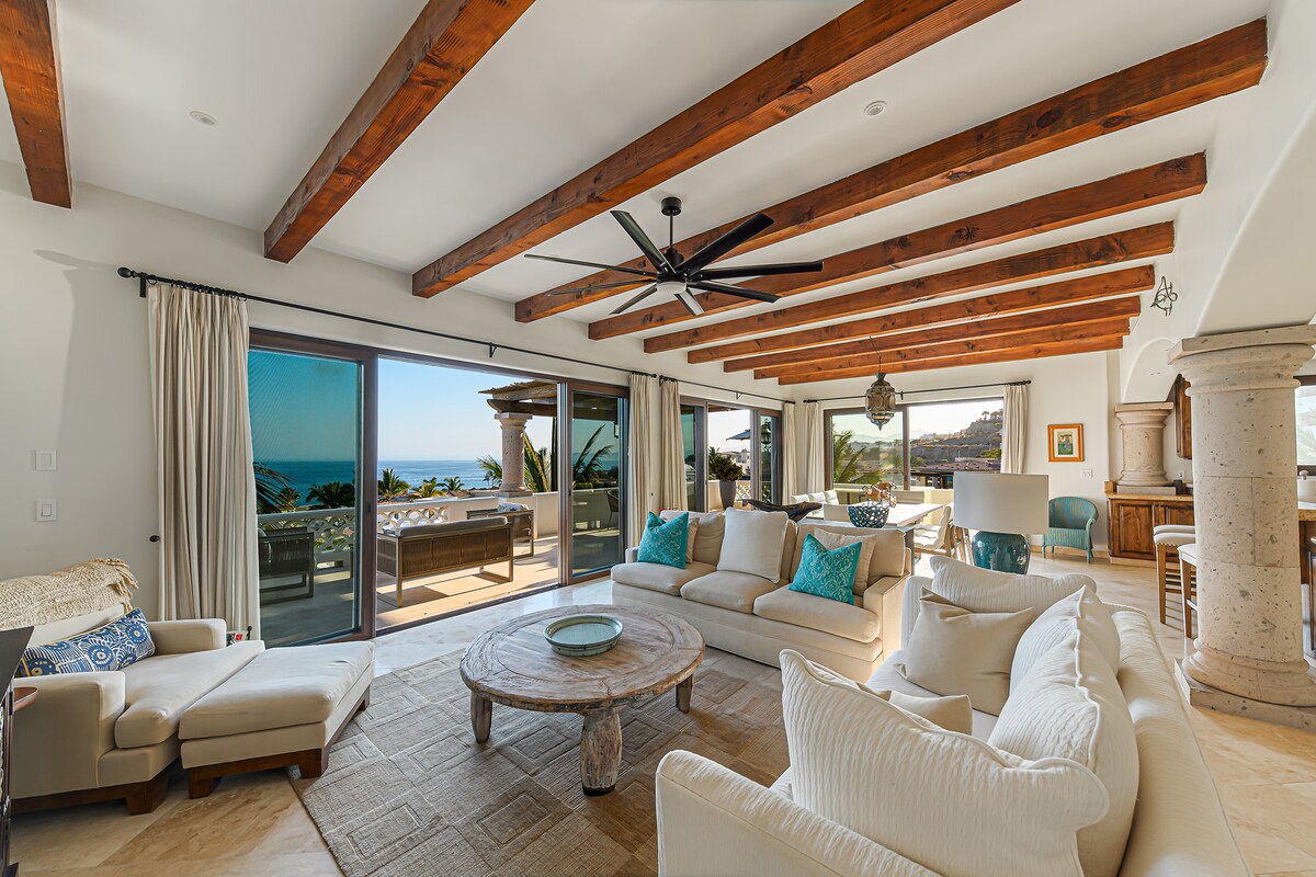 Airbnb con mejor rendimiento: Oceanview PH with Pool area access en San José Del Cabo