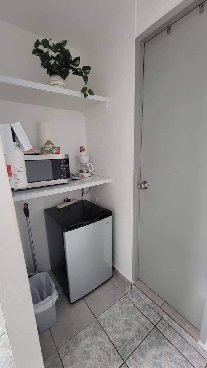 Esplendido Estudio Con Baño Privado, Cerca De Todo - Trujillo Alto