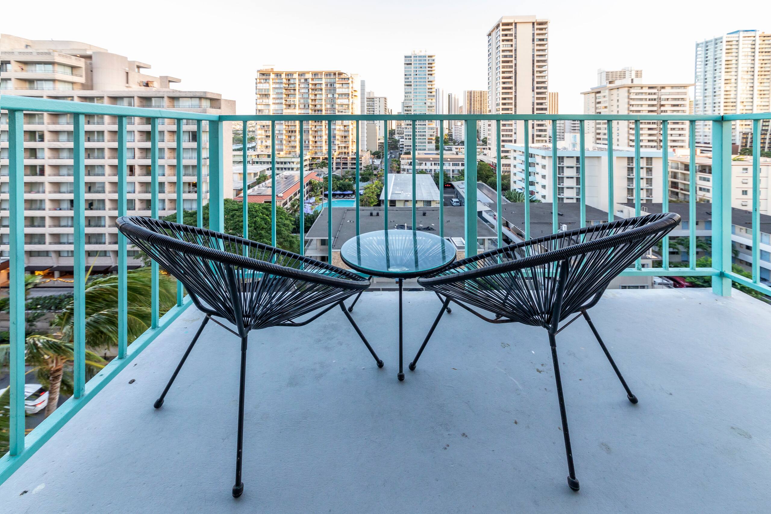 Condo in Honolulu · ★4.67 · Studio · 2 beds · 1 private bath - Image 7