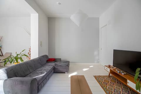 Popular Airbnb listing: Boxi13 - Spacious & Cozy Flat in Friedrichshain in Berlin