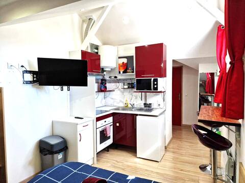 (#08) Nice studio with free private parking