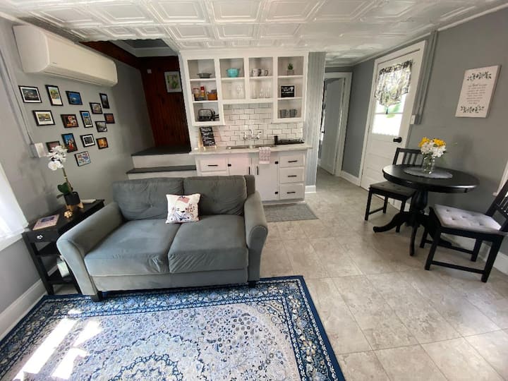 Adorable Country Cottage In The Heart Of Woodstock - 愛丁堡