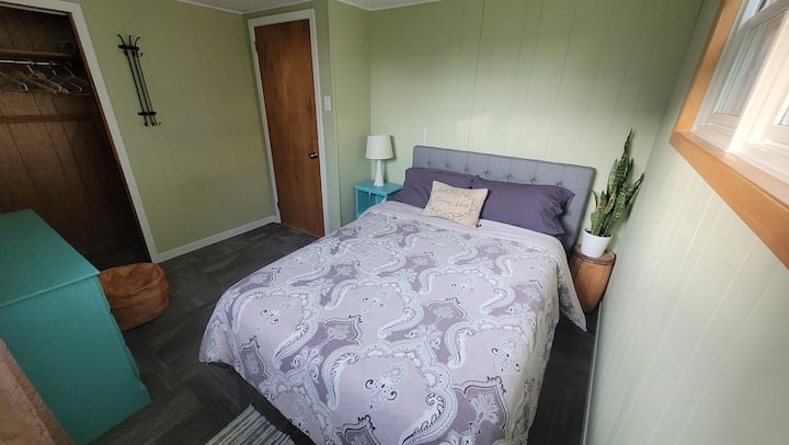 საძინებელი 1