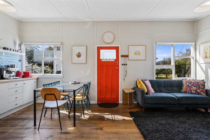 Bright 60s Shack, Short Stroll To Beach, Wood Fire - Bruny Island
