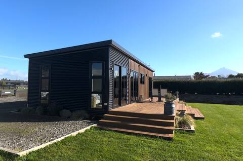 Peaceful on Pembroke - Your home away from home