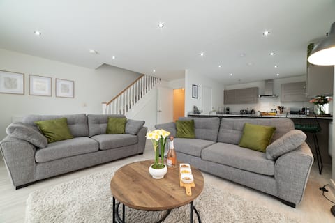Luxury Duplex 2-Bed Apartment Fruit Market Marina