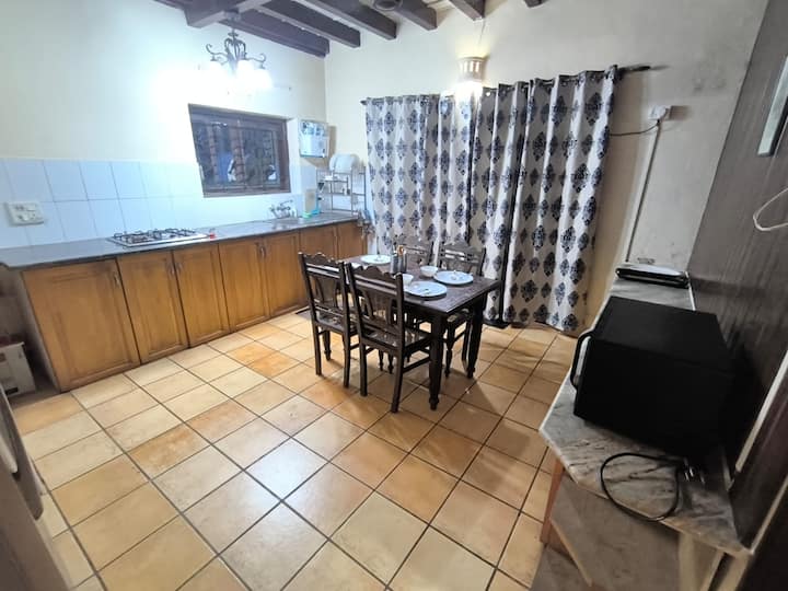 Full kitchen image 1