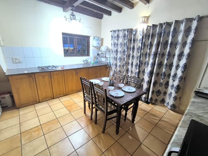 Full kitchen image 2