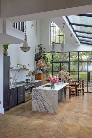 Luxury town house in the heart of Clapton gallery image 2