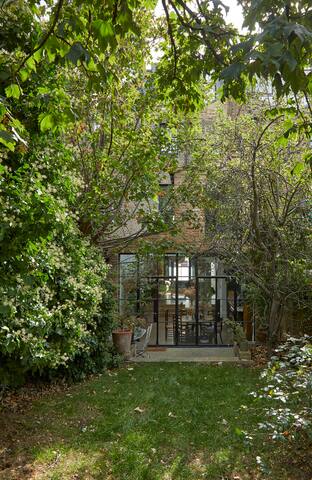 Luxury town house in the heart of Clapton gallery image 5