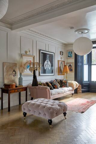 Luxury town house in the heart of Clapton gallery image 4