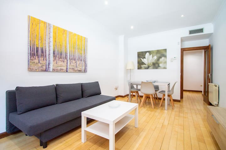 Adelfas 03 Residential One Bedroom - Madrid
