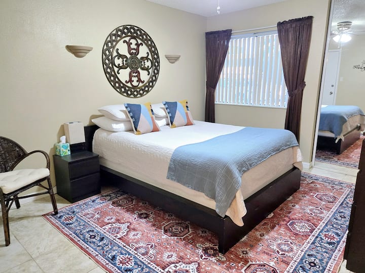 *Best Location!*walk To Asu!*central Tempe Condo* - Tempe, AZ