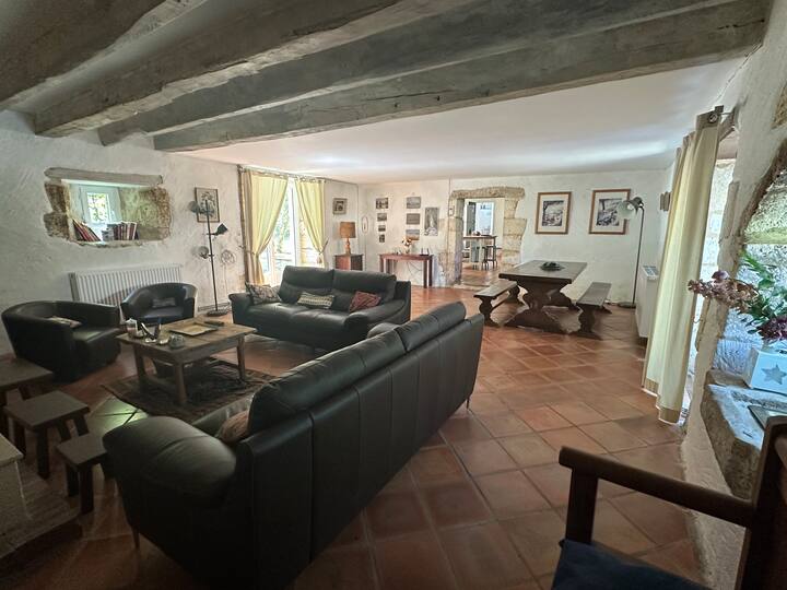 Maison Spacieuse 4 Chambres Avec Piscine Et Bbq - Nontron